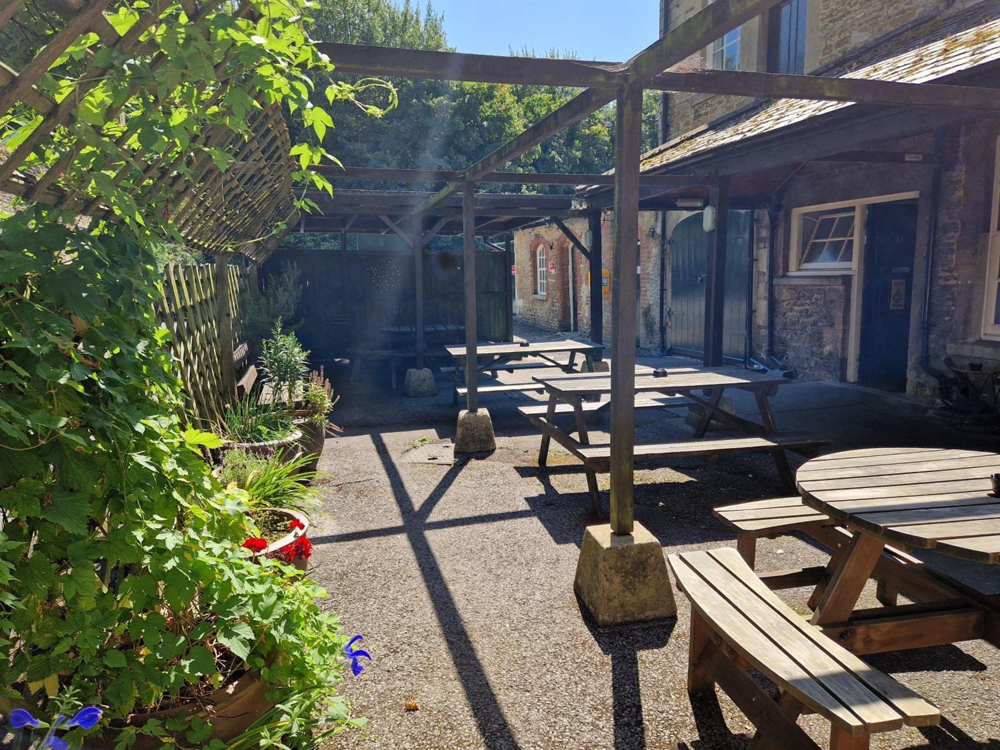 The Royal Oak Hotel Corsham Luaran gambar